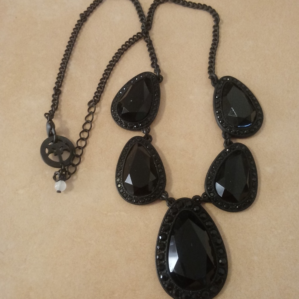 Black Stone Teardrop Necklace